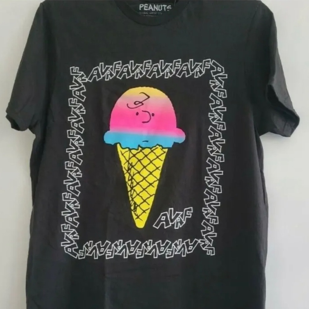 🆕 Charlie Brown Peanuts Artist Collective Ice Cream Cone Black Graphic T-Shirt - Picture 2 of 2